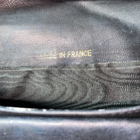 Authentic Chanel Classic n Black Caviar Leather Cc French Kisslock Wallet - Picture 11 of 17